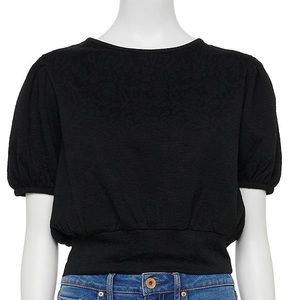 NEW WITH TAGS 🏷 XXL So puffy sleeve , cut out back beautiful blouse